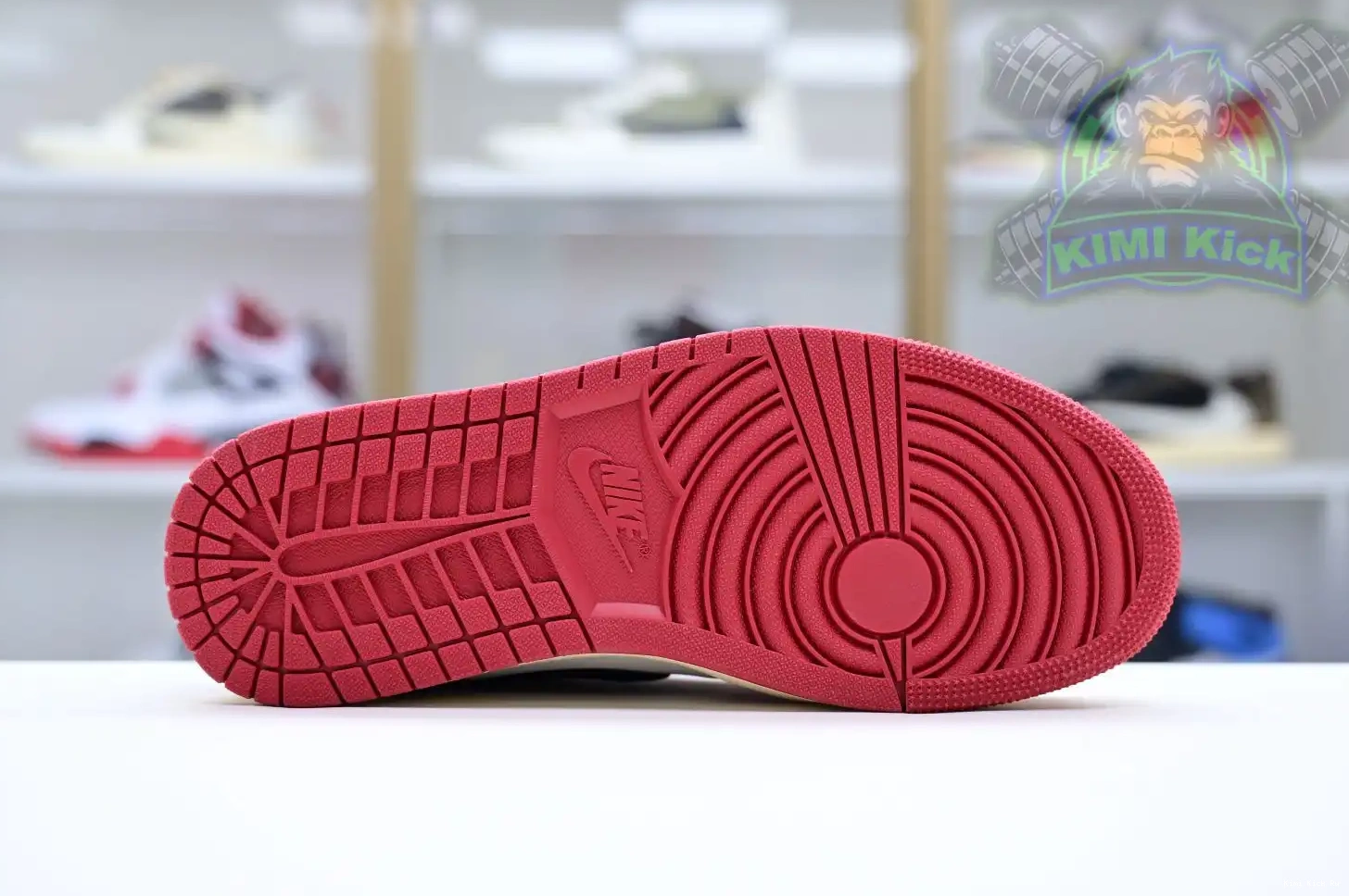 Trophy Room 1 Jordan Kimikick Air x “Away” OG Jordan Low 0810